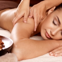 Aroma Massage 